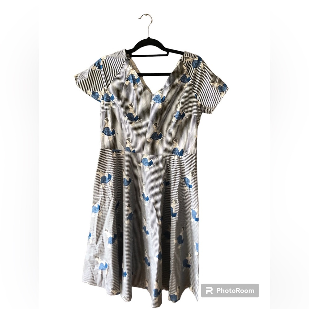 Women’s Unique Pattern V Neck XL Dress